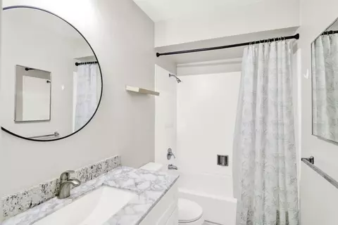 Bath - 4109 E Orangeburg Ave, Modesto, CA 95355 photo 1 of 4