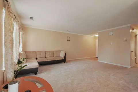 Living - 455 Cherry Ln #K, Manteca, CA 95337 photo 5 of 5