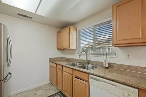 Kitchen - 455 Cherry Ln #K, Manteca, CA 95337 photo 2 of 3