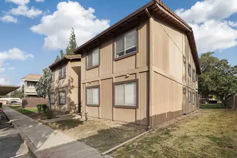 Exterior - 455 Cherry Ln #K, Manteca, CA 95337 photo 2 of 9