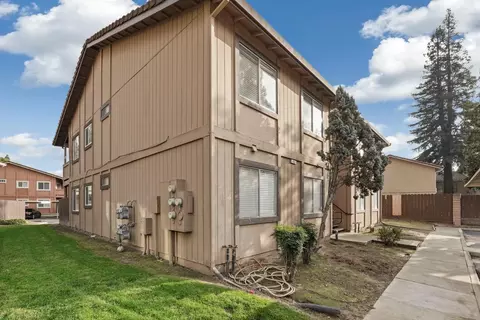 Exterior - 455 Cherry Ln #K, Manteca, CA 95337 photo 1 of 9