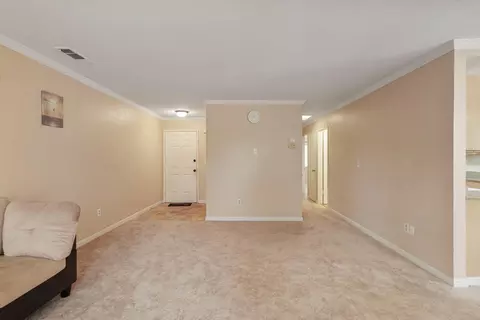 Living - 455 Cherry Ln #K, Manteca, CA 95337 photo 4 of 5