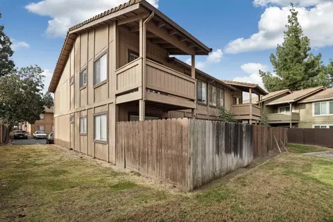 Exterior - 455 Cherry Ln #K, Manteca, CA 95337 photo 3 of 9