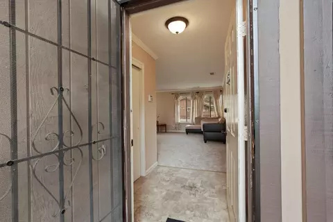 Entry Way - 455 Cherry Ln #K, Manteca, CA 95337 photo 1 of 2