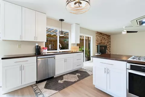 Kitchen - 1320 Coffee Villa Dr, Modesto, CA 95355 photo 5 of 7