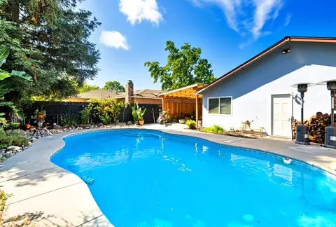 Exterior - 1320 Coffee Villa Dr, Modesto, CA 95355 photo 6 of 7