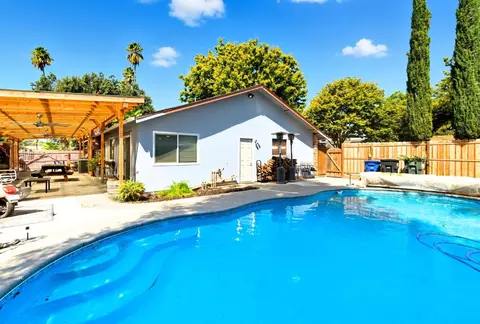 Exterior - 1320 Coffee Villa Dr, Modesto, CA 95355 photo 5 of 7