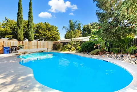 Exterior - 1320 Coffee Villa Dr, Modesto, CA 95355 photo 4 of 7