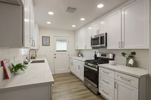 Kitchen - 1507 Chester Dr, Tracy, CA 95376 photo 1 of 5