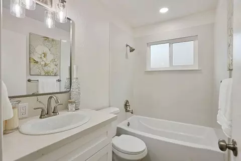 Bath - 1507 Chester Dr, Tracy, CA 95376 photo 1 of 1