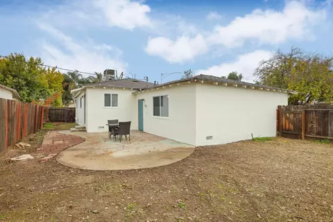 Exterior - 1507 Chester Dr, Tracy, CA 95376 photo 8 of 10