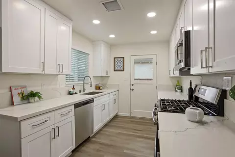 Kitchen - 1507 Chester Dr, Tracy, CA 95376 photo 2 of 5
