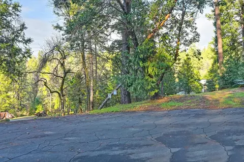 5211 Clear Creek Ct, Foresthill, CA 95631