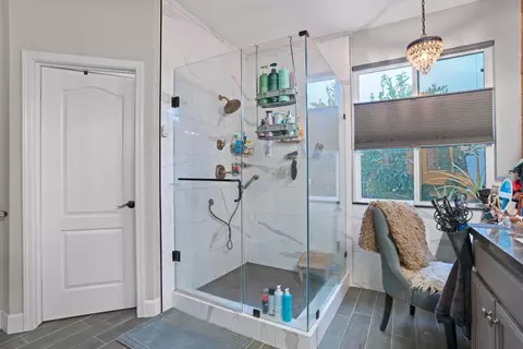 Bath - 408 Griffin Way, Winters, CA 95694 photo 2 of 5
