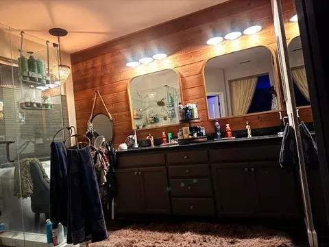 Bath - 408 Griffin Way, Winters, CA 95694 photo 5 of 5