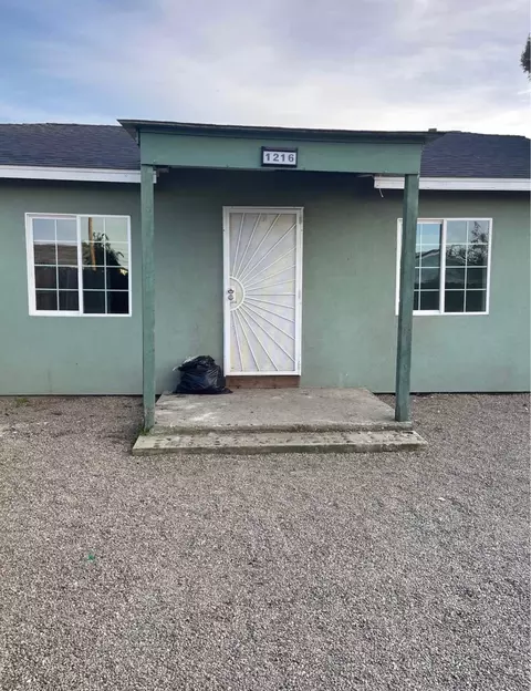 1216 Vito Ave, Modesto, CA 95351