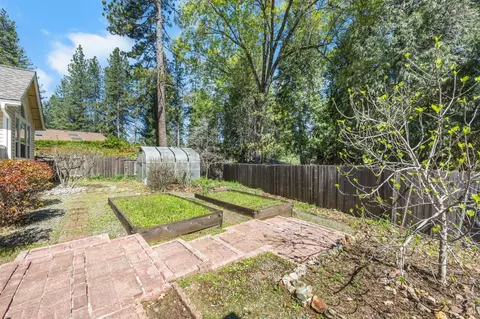 Exterior - 240 Cornwall Ave, Grass Valley, CA 95945 photo 7 of 8