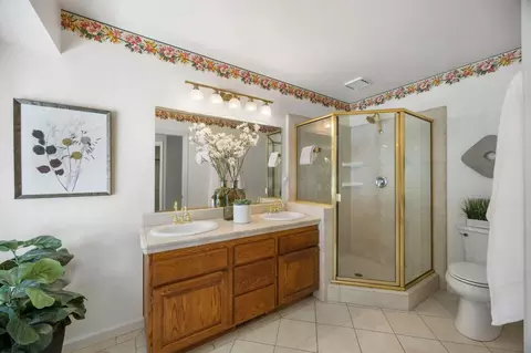 Bath - 240 Cornwall Ave, Grass Valley, CA 95945 photo 1 of 2