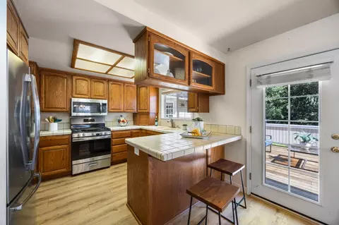 Kitchen - 240 Cornwall Ave, Grass Valley, CA 95945 photo 2 of 3