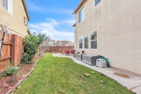 Exterior - 2449 Kaslin Dr, Modesto, CA 95355 photo 6 of 7