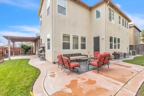 Exterior - 2449 Kaslin Dr, Modesto, CA 95355 photo 4 of 7