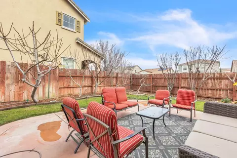 Exterior - 2449 Kaslin Dr, Modesto, CA 95355 photo 3 of 7