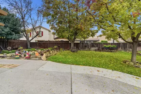 Exterior - 2490 Garrett Ct, Tracy, CA 95377 photo 4 of 13