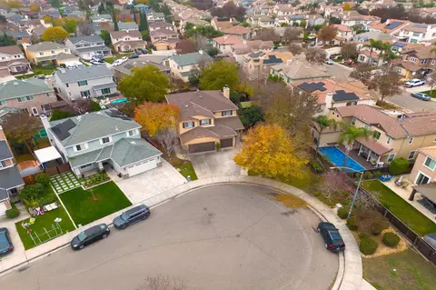 View/Area - 2490 Garrett Ct, Tracy, CA 95377 photo 8 of 12