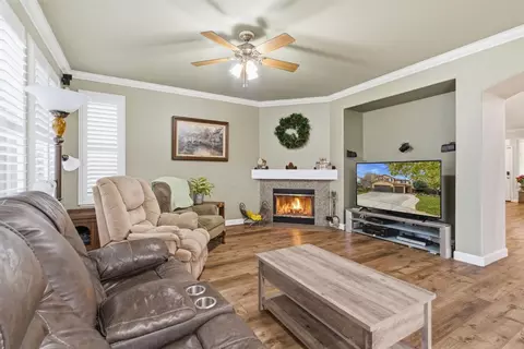 Living - 2490 Garrett Ct, Tracy, CA 95377 photo 1 of 2