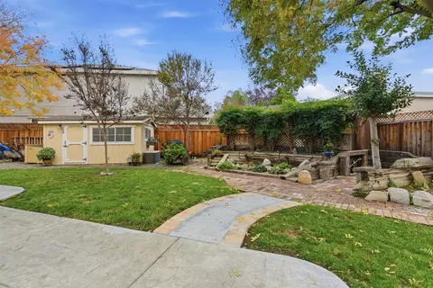 Exterior - 2490 Garrett Ct, Tracy, CA 95377 photo 6 of 13