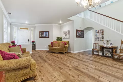 Entry Way - 2490 Garrett Ct, Tracy, CA 95377 photo 4 of 10