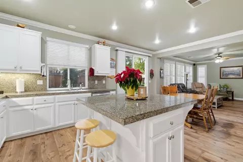 Kitchen - 2490 Garrett Ct, Tracy, CA 95377 photo 4 of 8