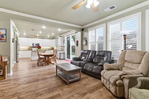Entry Way - 2490 Garrett Ct, Tracy, CA 95377 photo 8 of 10