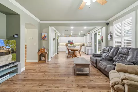 Entry Way - 2490 Garrett Ct, Tracy, CA 95377 photo 3 of 10