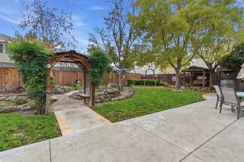 Exterior - 2490 Garrett Ct, Tracy, CA 95377 photo 2 of 13