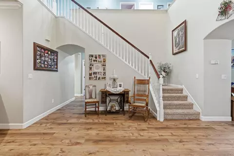 Entry Way - 2490 Garrett Ct, Tracy, CA 95377 photo 5 of 10