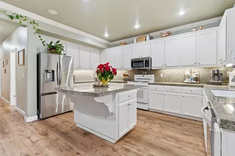 Kitchen - 2490 Garrett Ct, Tracy, CA 95377 photo 1 of 8