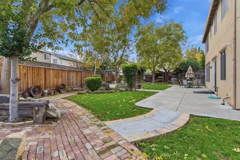 Exterior - 2490 Garrett Ct, Tracy, CA 95377 photo 7 of 13