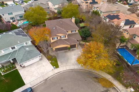 View/Area - 2490 Garrett Ct, Tracy, CA 95377 photo 1 of 12