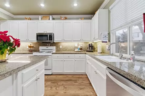 Kitchen - 2490 Garrett Ct, Tracy, CA 95377 photo 8 of 8