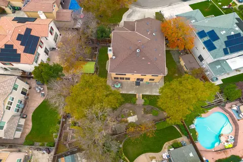 View/Area - 2490 Garrett Ct, Tracy, CA 95377 photo 5 of 12