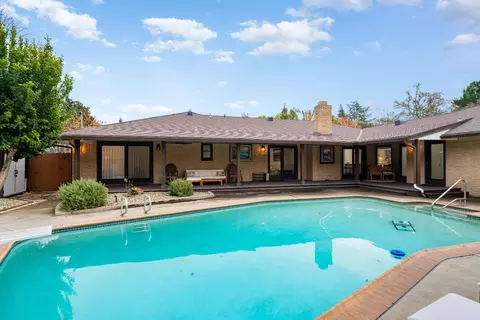 Exterior - 5015 Sudbury Way, Carmichael, CA 95608 photo 4 of 17