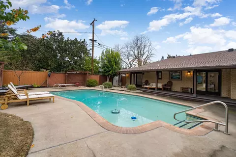Exterior - 5015 Sudbury Way, Carmichael, CA 95608 photo 9 of 17