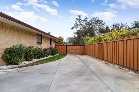 Exterior - 5015 Sudbury Way, Carmichael, CA 95608 photo 14 of 17