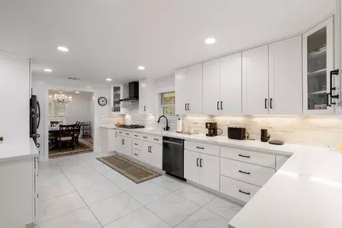 Kitchen - 5015 Sudbury Way, Carmichael, CA 95608 photo 3 of 9
