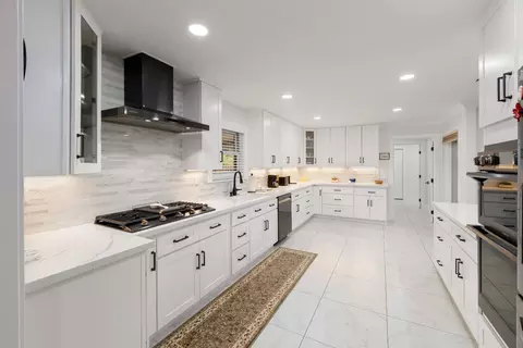 Kitchen - 5015 Sudbury Way, Carmichael, CA 95608 photo 7 of 9