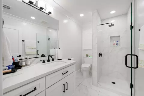 Bath - 5015 Sudbury Way, Carmichael, CA 95608 photo 1 of 5