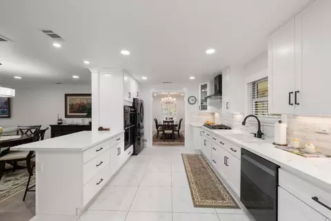 Kitchen - 5015 Sudbury Way, Carmichael, CA 95608 photo 4 of 9