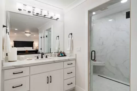 Bath - 5015 Sudbury Way, Carmichael, CA 95608 photo 4 of 5