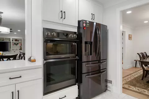 Kitchen - 5015 Sudbury Way, Carmichael, CA 95608 photo 8 of 9